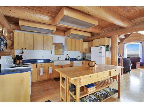 410025B Highway 22, Rural Clearwater County, AB - Indoor Photo Showing Kitchen