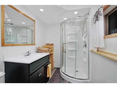 410025B Highway 22, Rural Clearwater County, AB - Indoor Photo Showing Bathroom