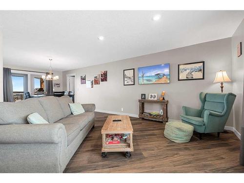 6125 Evergreen Close, Rimbey, AB - Indoor Photo Showing Other Room