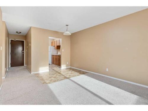 403-5418 52 Street, Camrose, AB - Indoor Photo Showing Other Room