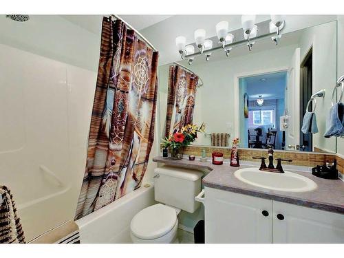 503-5220 50A  Ave, Sylvan Lake, AB - Indoor Photo Showing Bathroom