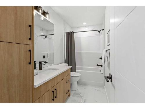 71-903 Mahogany Boulevard Se, Calgary, AB - Indoor Photo Showing Bathroom