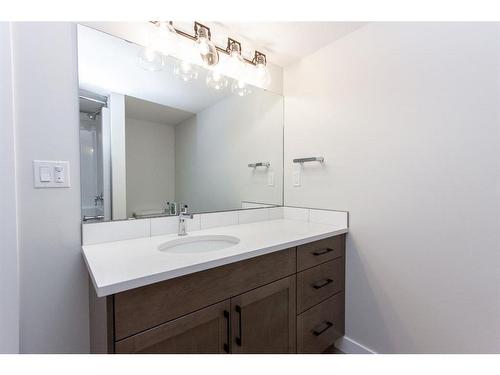 17 Toal Close, Red Deer, AB - Indoor Photo Showing Bathroom