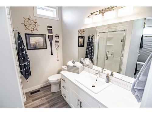 20-41019 Range Road 11, Rural Lacombe County, AB - Indoor Photo Showing Bathroom