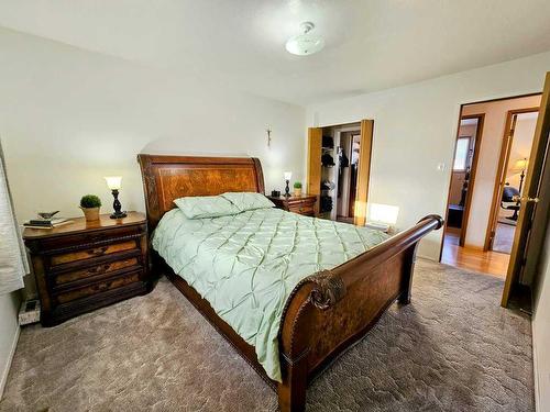1001 10 Avenue Se, Slave Lake, AB - Indoor Photo Showing Bedroom