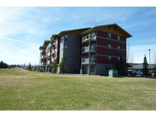 402-5901 71 Ave, Rocky Mountain House, AB - Outdoor