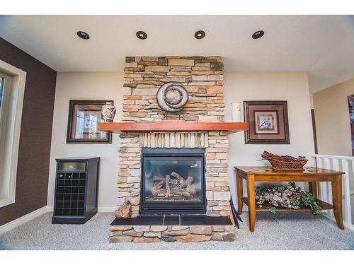 524 Summer Crescent, Rural Ponoka County, AB - Indoor With Fireplace