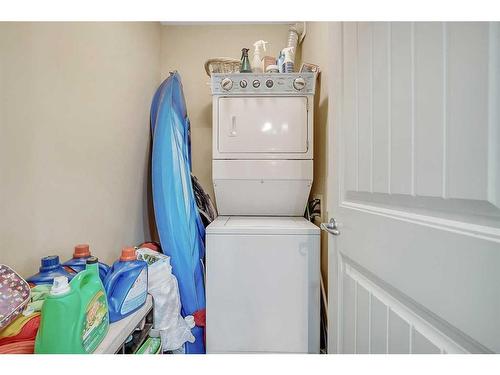 307-4707 50 Street, Sylvan Lake, AB - Indoor Photo Showing Laundry Room