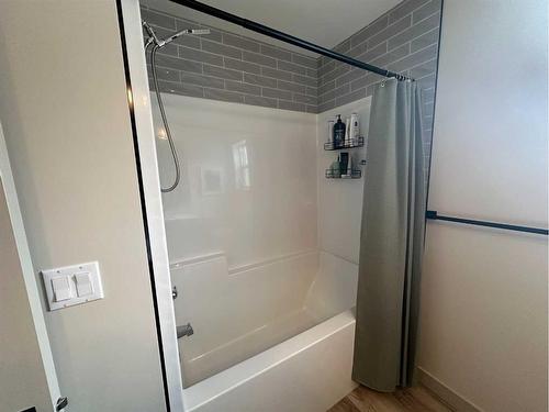 711 Shale Court, Nordegg, AB - Indoor Photo Showing Bathroom