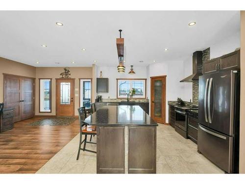 433002 Range Road 24, Rural Ponoka County, AB - Indoor Photo Showing Kitchen With Upgraded Kitchen