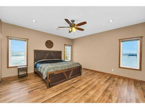 433002 Range Road 24 Road, Rural Ponoka County, AB - Indoor Photo Showing Bedroom
