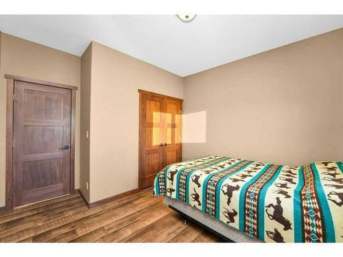 433002 Range Road 24, Rural Ponoka County, AB - Indoor Photo Showing Bedroom