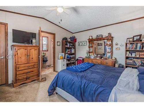 113 1 Avenue, Leslieville, AB - Indoor Photo Showing Bedroom