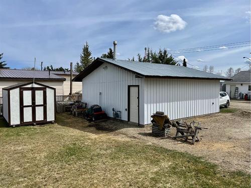 113 1 Avenue, Leslieville, AB - Outdoor With Exterior