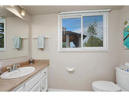 5904 56 Street, Rocky Mountain House, AB - Indoor Photo Showing Laundry Room