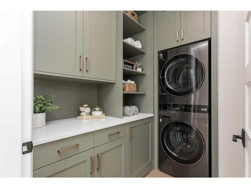 7 Songbird Green, Sylvan Lake, AB - Indoor Photo Showing Laundry Room