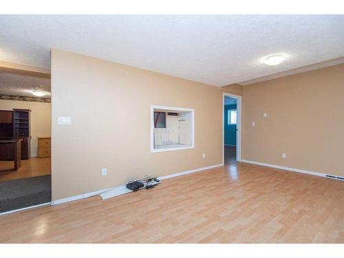 3402 3 Township Road 392, Rural Lacombe County, AB - Indoor Photo Showing Other Room