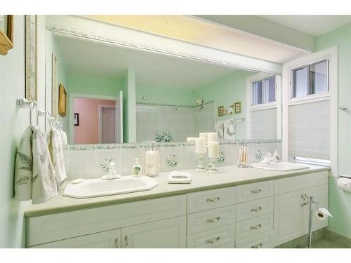 3 Rustic Road, Norglenwold, AB - Indoor Photo Showing Bathroom