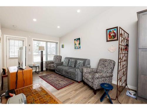 45 Golden Crescent, Red Deer, AB - Indoor Photo Showing Living Room