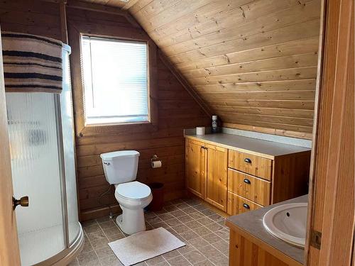 40303 Rr222, Rural Lacombe County, AB - Indoor Photo Showing Bathroom