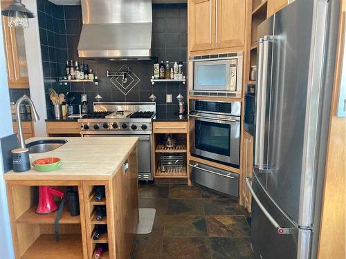 40303 Rr222, Rural Lacombe County, AB - Indoor Photo Showing Kitchen