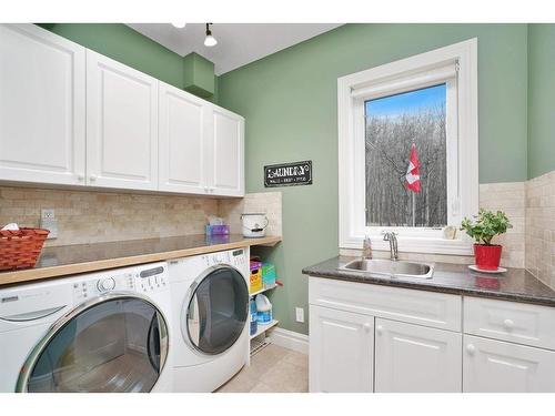 405 Birchcliff Road, Birchcliff, AB - Indoor Photo Showing Laundry Room