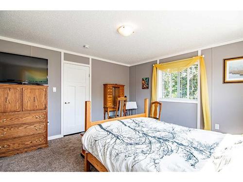 137-41019 Range Road 11, Rural Lacombe County, AB - Indoor Photo Showing Bedroom