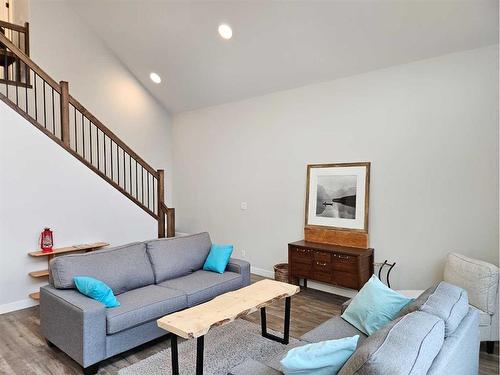 351 Elizabeth Avenue, Nordegg, AB - Indoor Photo Showing Living Room