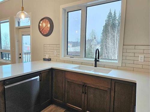 351 Elizabeth Avenue, Nordegg, AB - Indoor Photo Showing Kitchen With Upgraded Kitchen