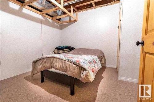 473061 A Rr 243A, Millet, AB - Indoor Photo Showing Bedroom