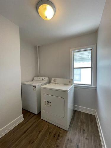 5327 54 Street, Camrose, AB - Indoor Photo Showing Laundry Room