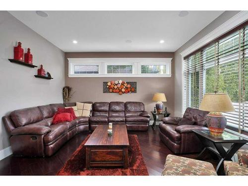 6261 Cronquist Drive, Red Deer, AB - Indoor Photo Showing Living Room