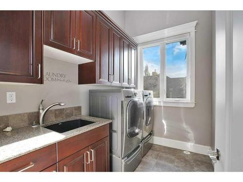 6261 Cronquist Drive, Red Deer, AB - Indoor Photo Showing Laundry Room