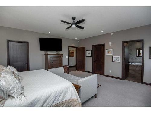 36141 Range Road 280, Rural Red Deer County, AB - Indoor Photo Showing Bedroom