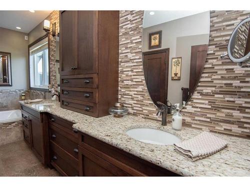 36141 Range Road 280, Rural Red Deer County, AB - Indoor Photo Showing Bathroom