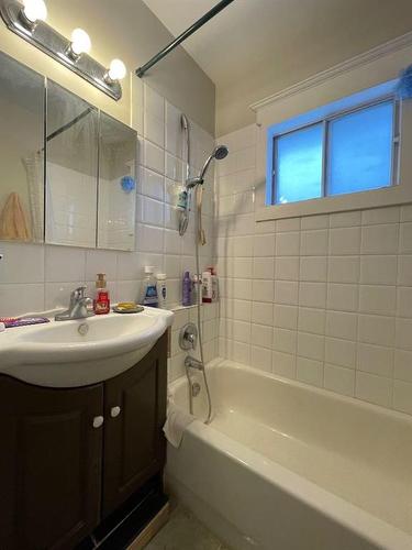 45560 213 Range, Rural Camrose County, AB - Indoor Photo Showing Bathroom