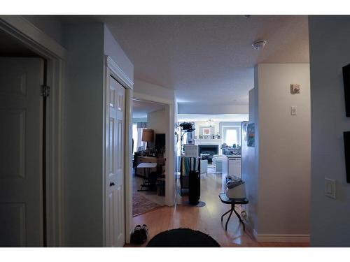 204-5419 49 Avenue, Camrose, AB - Indoor Photo Showing Other Room