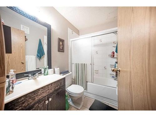 321-5120 62 Street, Red Deer, AB - Indoor Photo Showing Bathroom
