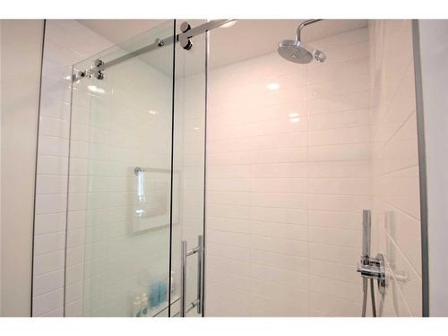 33 Golden Crescent, Red Deer, AB - Indoor Photo Showing Bathroom