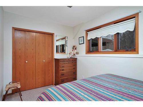 5608 39 Street, Rocky Mountain House, AB - Indoor Photo Showing Bedroom