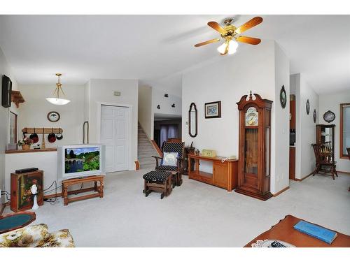 5608 39 Street, Rocky Mountain House, AB - Indoor Photo Showing Living Room