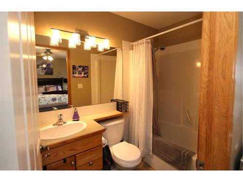 125 Ireland Crescent, Red Deer, AB - Indoor Photo Showing Bathroom