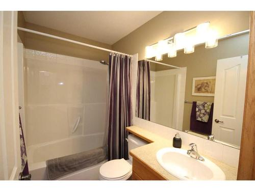125 Ireland Crescent, Red Deer, AB - Indoor Photo Showing Bathroom