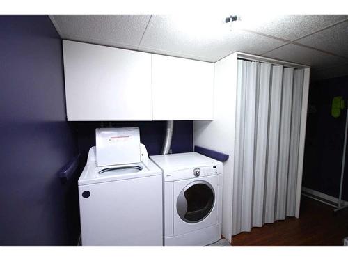 125 Ireland Crescent, Red Deer, AB - Indoor Photo Showing Laundry Room