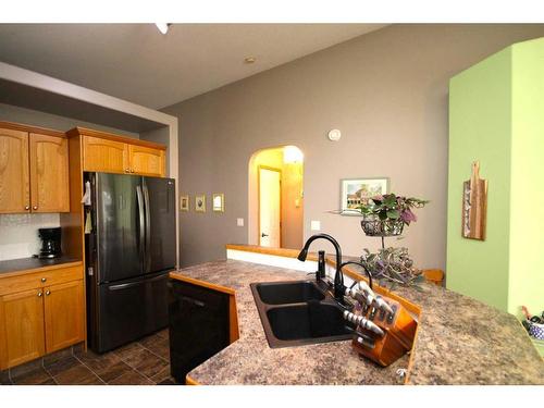 125 Ireland Crescent, Red Deer, AB - Indoor Photo Showing Kitchen With Double Sink