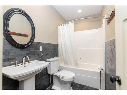 244 Canal Street, Rural Ponoka County, AB - Indoor Photo Showing Bathroom