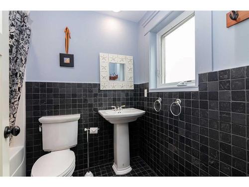 244 Canal Street, Rural Ponoka County, AB - Indoor Photo Showing Bathroom