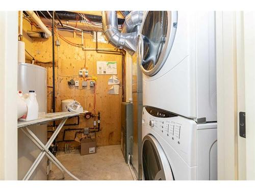 244 Canal Street, Rural Ponoka County, AB - Indoor Photo Showing Laundry Room