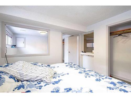 2432 Woodview Drive Sw, Calgary, AB - Indoor Photo Showing Bedroom