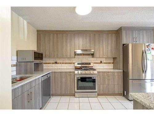 2432 Woodview Drive Sw, Calgary, AB - Indoor Photo Showing Kitchen